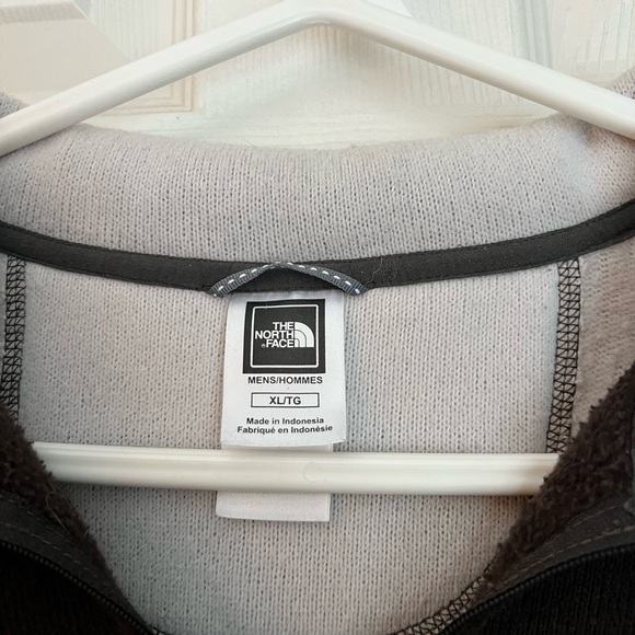 North Face quarter zip - Picture 3 of 5